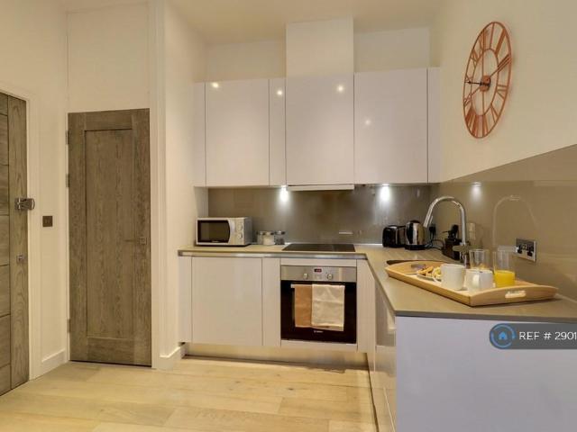 Flat for rent in Slough