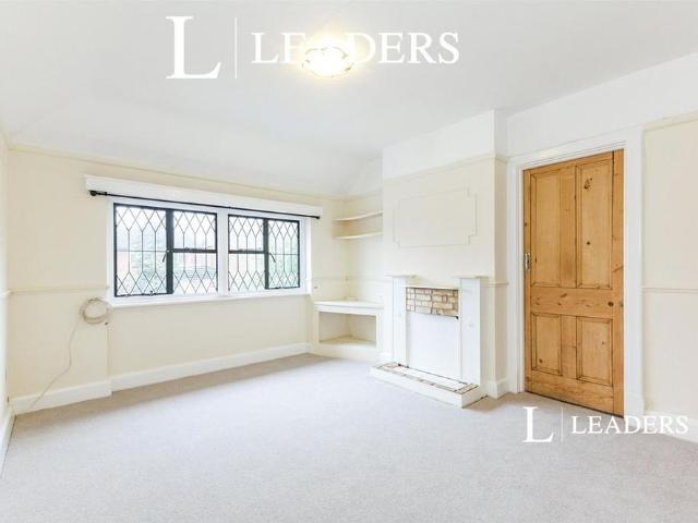 Apartment for rent in Blackhills, Surrey