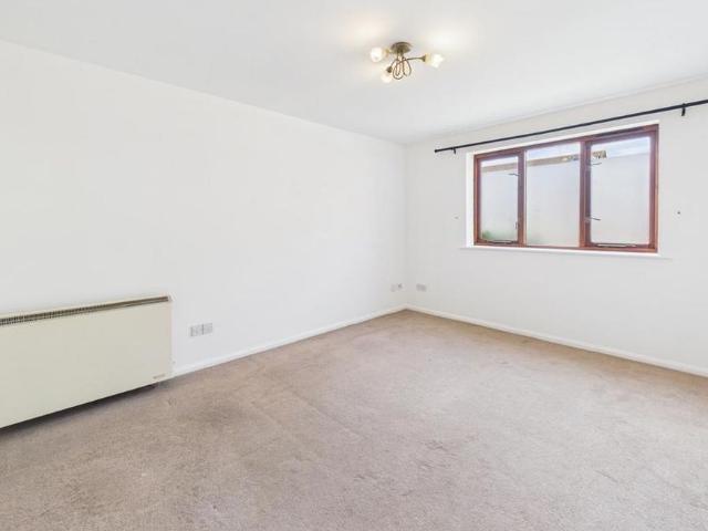 Apartment for rent in Chilvers Coton, Camp Hill