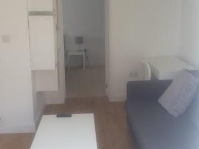 Apartment for rent in Penwartha Coombe, Cornwall