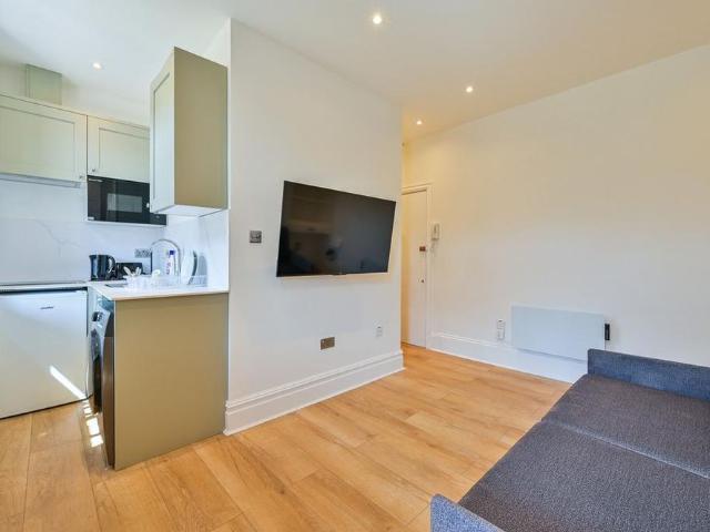 Apartment for rent in Kensal Town, Bayswater
