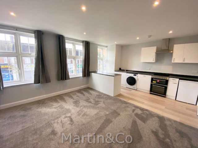 Apartment for rent in Rosehill, Greater London