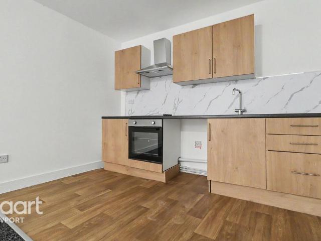 Flat for rent in Stow Hill, Wales