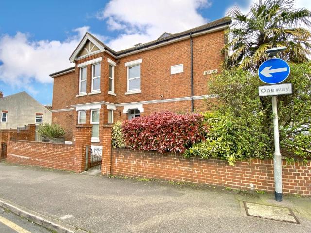 Flat for rent in Midway, Kent