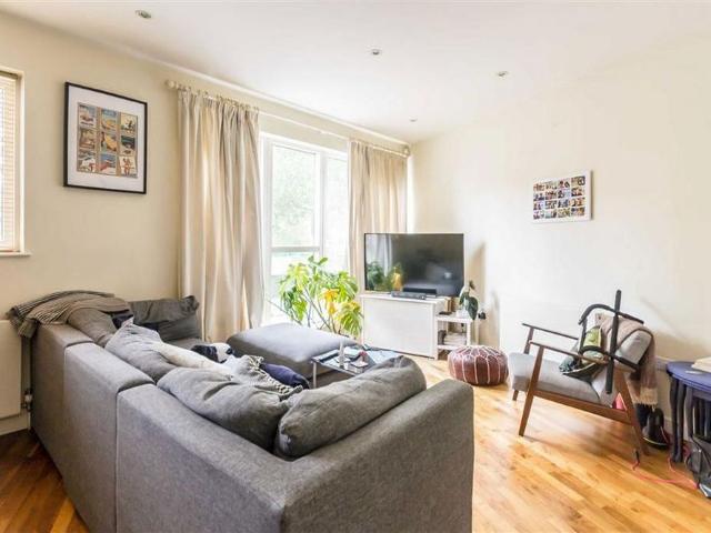 Apartment for rent in South Lambeth, Greater London