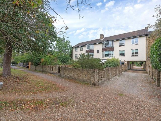 Flat for rent in Perry Street, Greater London