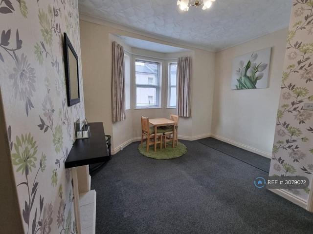 Flat for rent in Victoria, Newport