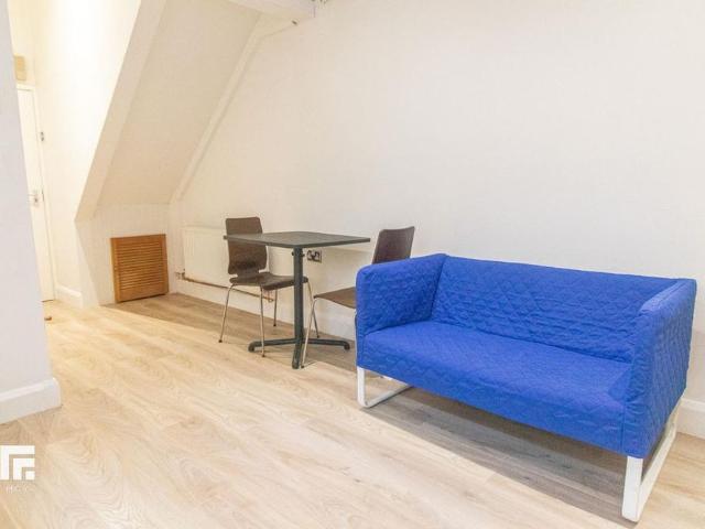 Apartment for rent in Falcon Lodge, Wales