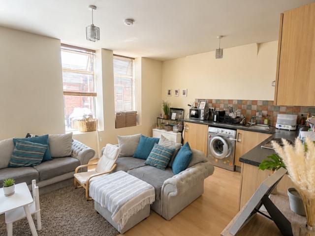 Flat for rent in Elmfield, Leicestershire