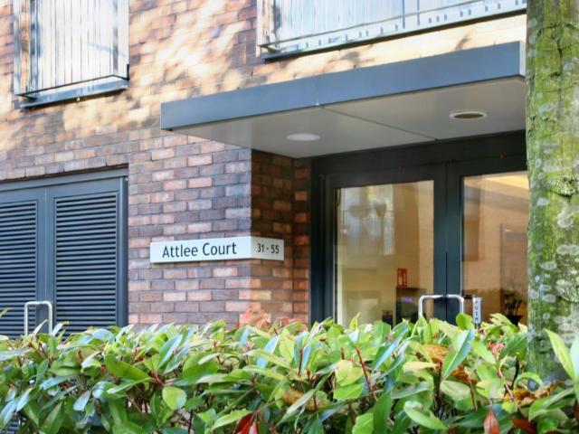 Flat for rent in Little Stanmore, Greater London