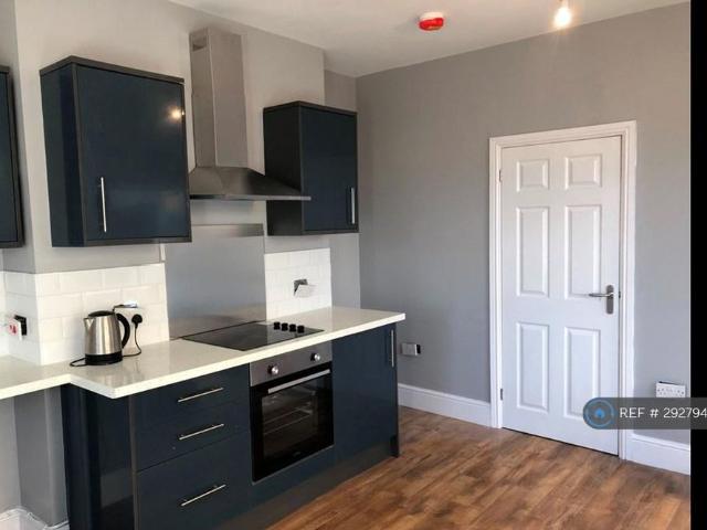 Apartment for rent in Russell's Hall, West Midlands