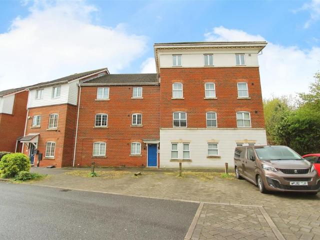 Flat for rent in Grove Park, Swale