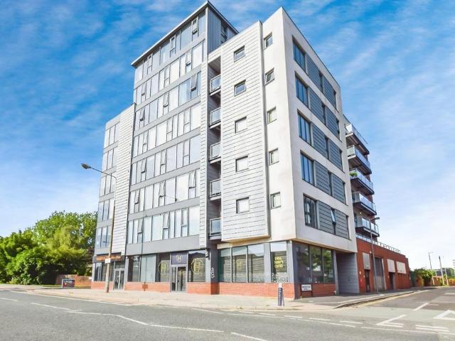Flat for rent in Calderstones