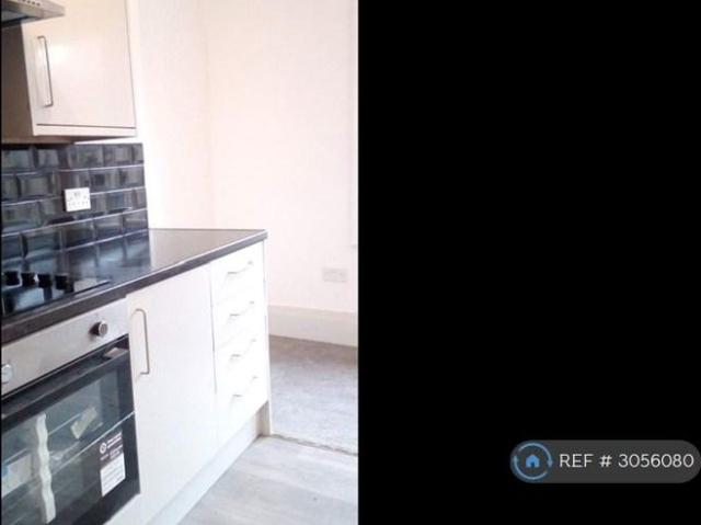 Apartment for rent in Long Lee, Bradford