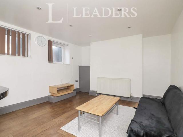Flat for rent in Spring Park, Luton