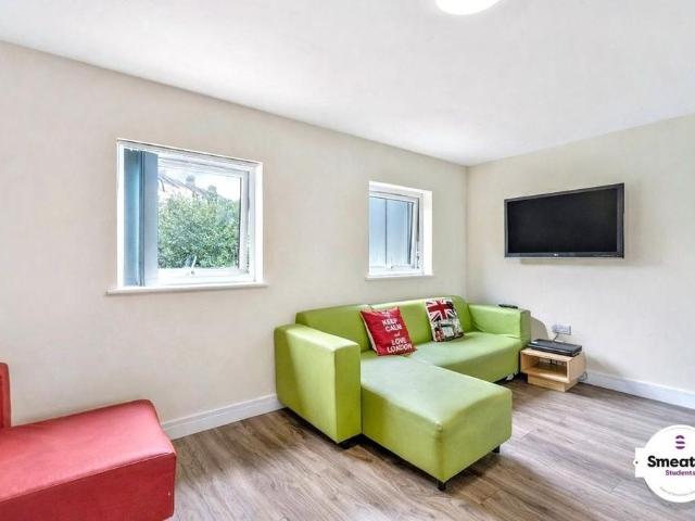 Apartment for rent in Pennycomequick, Mount Wise