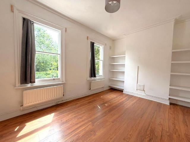Flat for rent in Kensal Town, Greater London