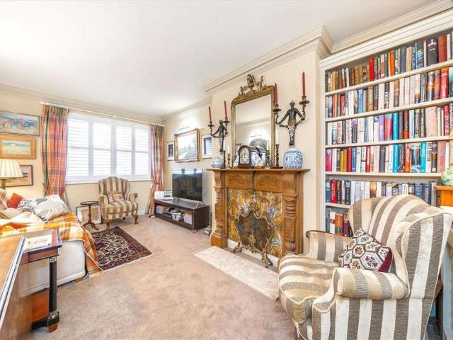 Apartment for rent in Earl's Court, Greater London