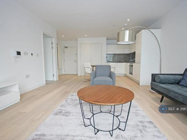 Apartment for rent in Silvertown, Greater London