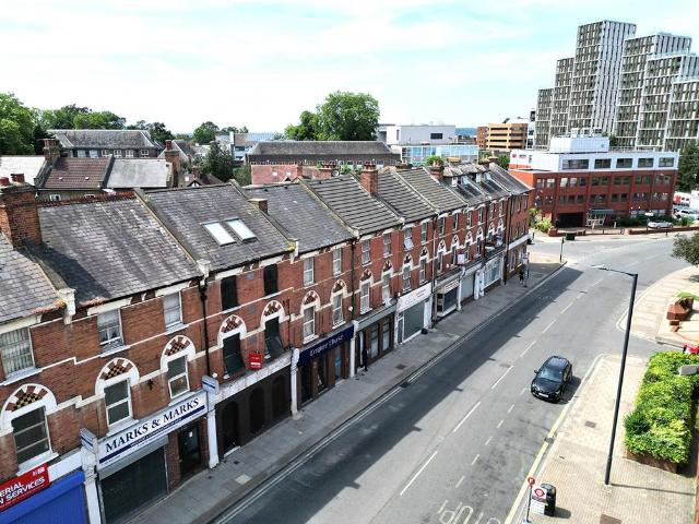 Flat for rent in Kenton, Greater London