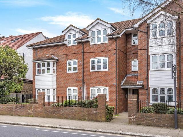 Flat for rent in Wealdstone, Greater London