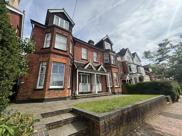 Flat for rent in Nevill Park, Sandown Park