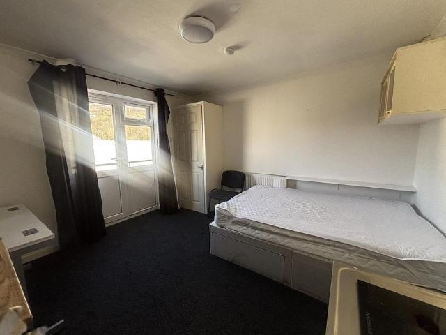 Apartment for rent in Pontypridd, Wales