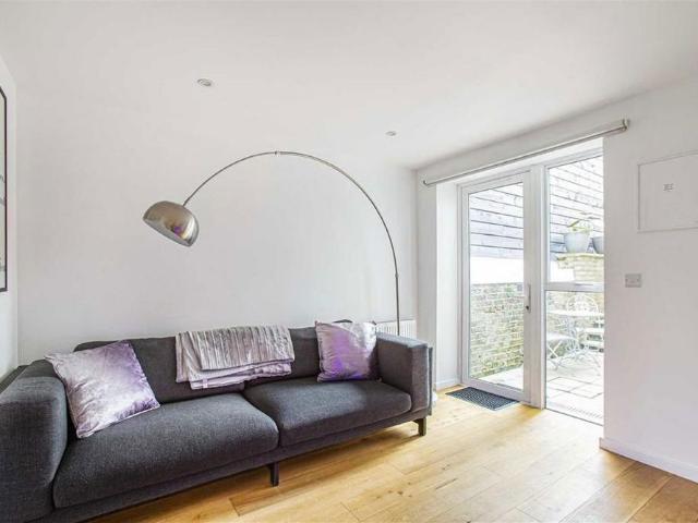 Apartment for rent in Westminster, Victoria