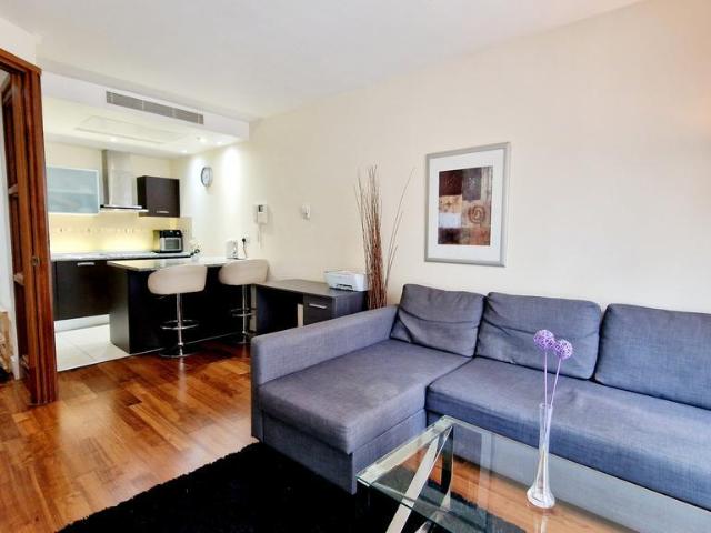 Flat for rent in Paddington, Greater London