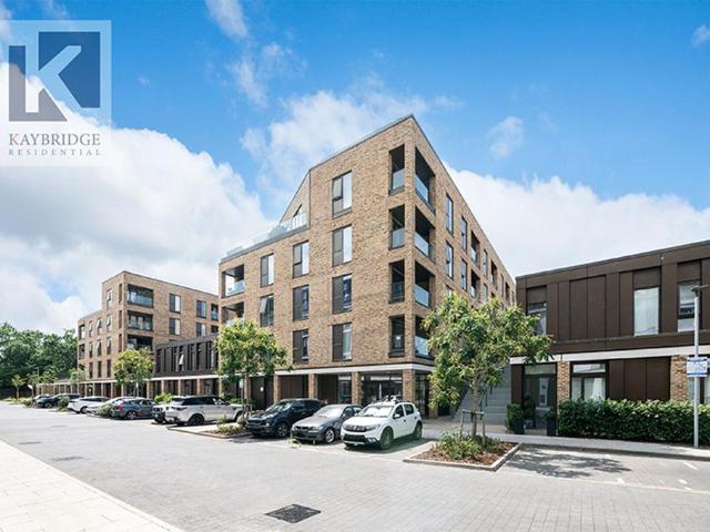 Flat for rent in Ashley Park, Surrey