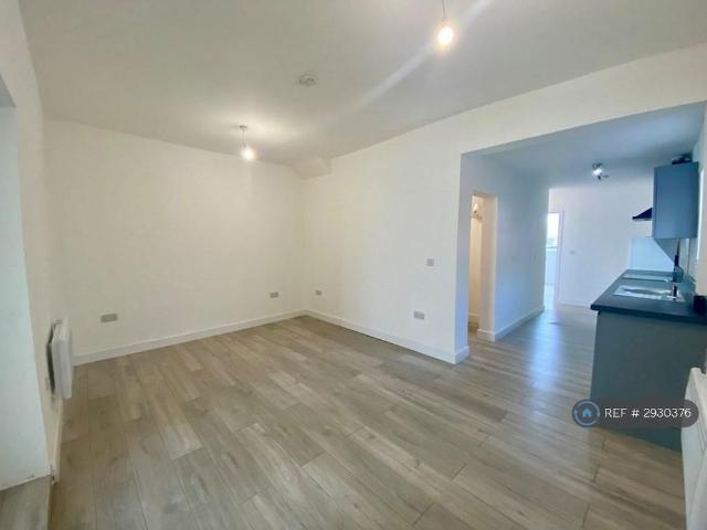 Apartment for rent in Merry Oak, City Of Southampton