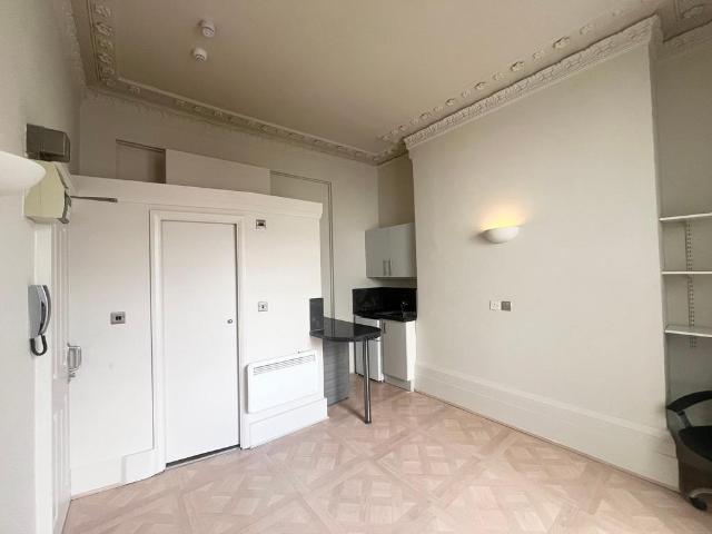 Flat for rent in Brunswick, Brighton & Hove