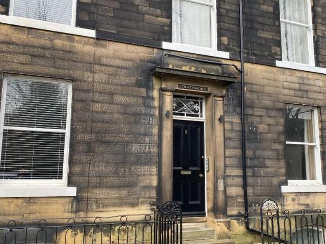 Flat for rent in Woolshops, Halifax
