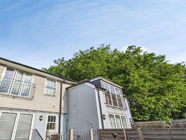 Flat for rent in The Soke, Hampshire