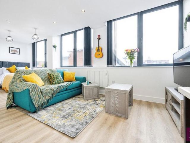 Apartment for rent in Gorse Hill, Trafford Park