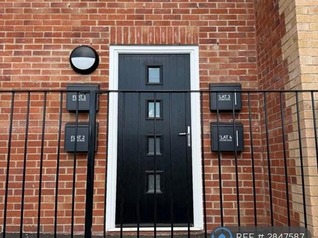 Flat for rent in Cudworth, South Yorkshire
