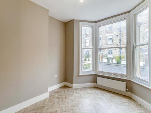 Flat for rent in Streatham Hill, Greater London