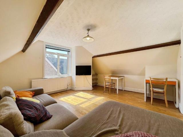 Apartment for rent in Emmbrook, Wokingham