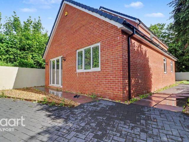Flat for rent in Malpas Park, Malpas