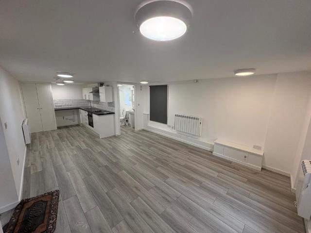 Apartment for rent in Beaufort, Wales