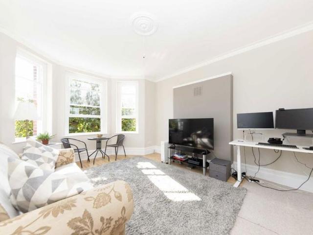 Apartment for rent in London Borough of Hammersmith and Fulham, Greater London