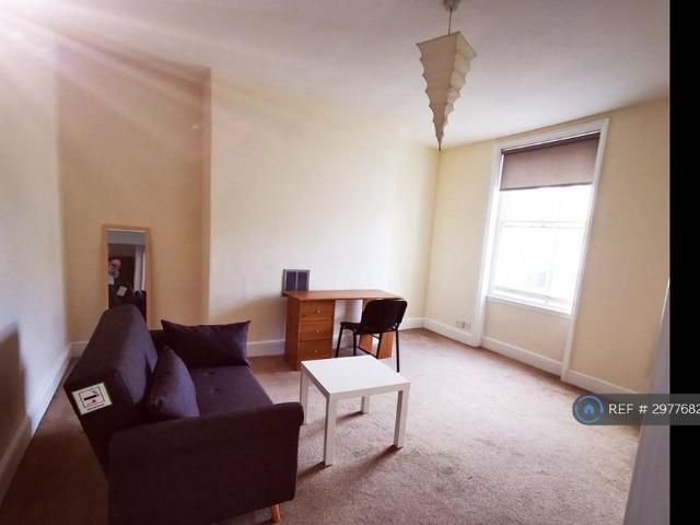 Apartment for rent in Sydenham, Green Close