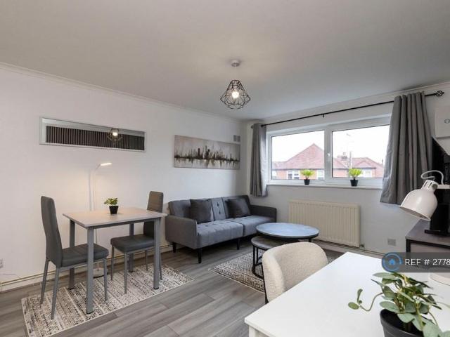 Flat for rent in New Town, Horsham