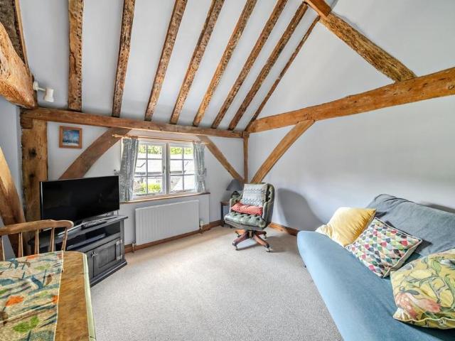 Apartment for rent in Fole, Surrey