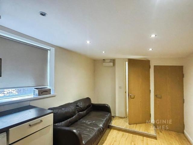 Apartment for rent in Civic Centre, Falcon Lodge