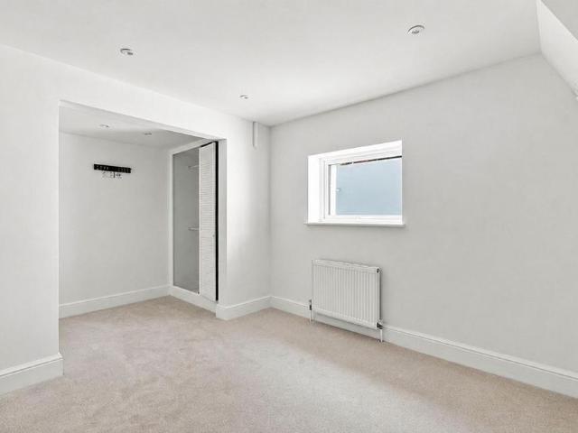 Apartment for rent in Broadwater Down, Sandown Park