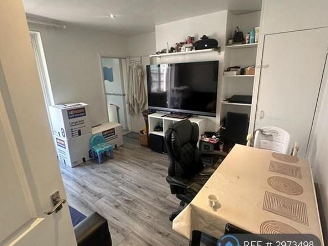 Apartment for rent in South Harrow, Greater London