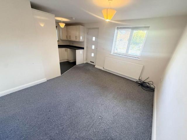 Apartment for rent in Burtonwood and Westbrook, Warrington