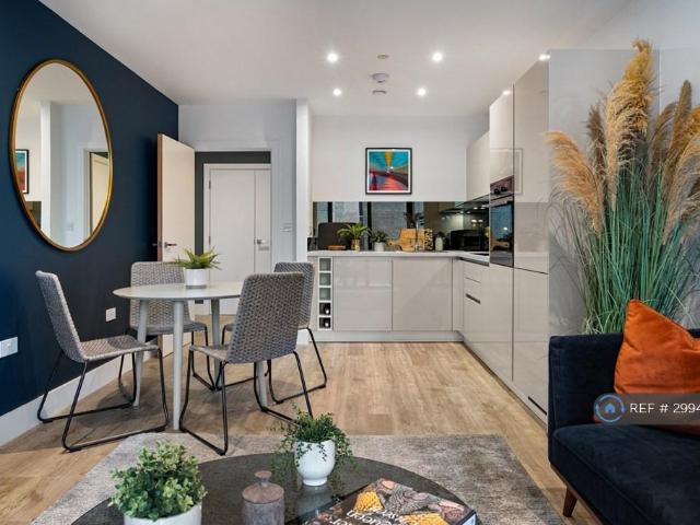 Flat for rent in Birch Green, Lower Halliford
