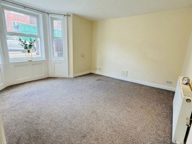 Flat for rent in St Albans, Five Acres